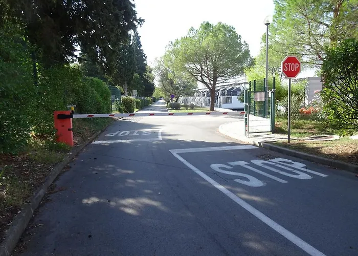 Apartma Garbin 703 アパート